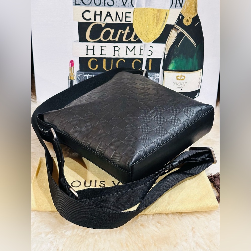 ❌ ❌ SOLD ❌❌LOUIS VUITTON DAMIER INFINI BRAZZA MESSENGER BAG UNISEX w/ DUST BAG - Picture 16 of 17